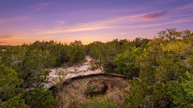 600 N Angel Light DR, Spicewood, TX 78669