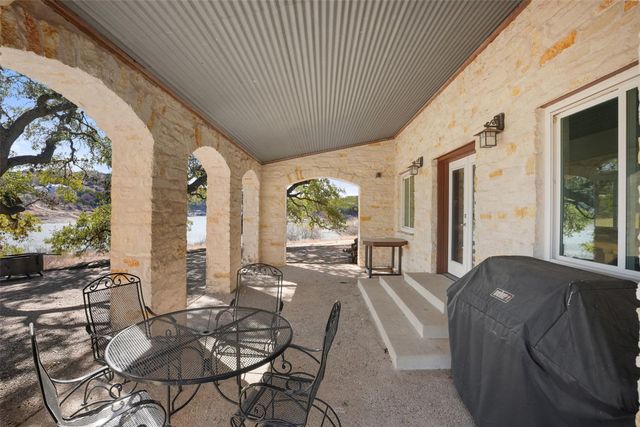 600 N Angel Light DR, Spicewood, TX 78669