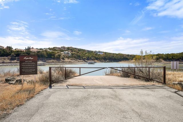 600 N Angel Light DR, Spicewood, TX 78669