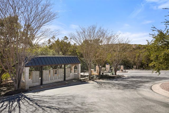 600 N Angel Light DR, Spicewood, TX 78669