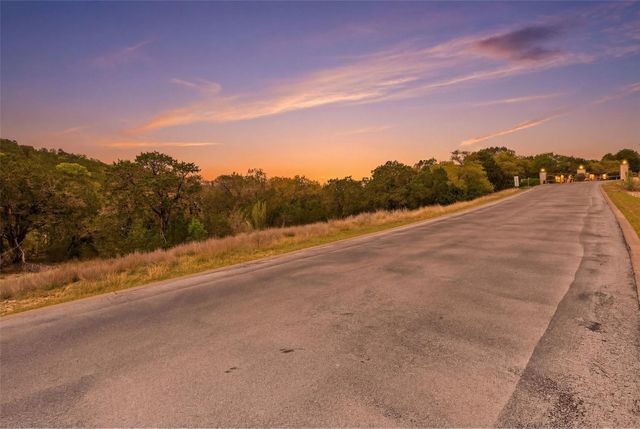 600 N Angel Light DR, Spicewood, TX 78669