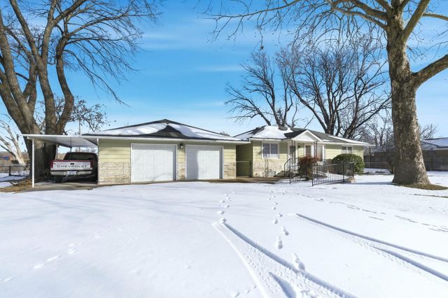 804 W 32nd St N, Wichita, KS 67204