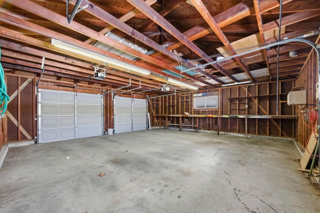 804 W 32nd St N, Wichita, KS 67204