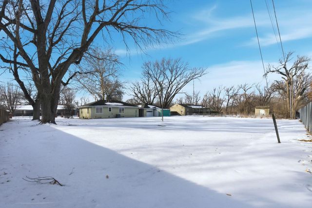 804 W 32nd St N, Wichita, KS 67204