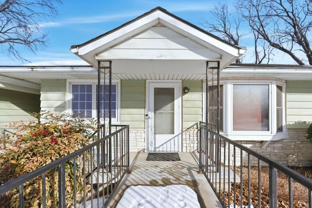 804 W 32nd St N, Wichita, KS 67204