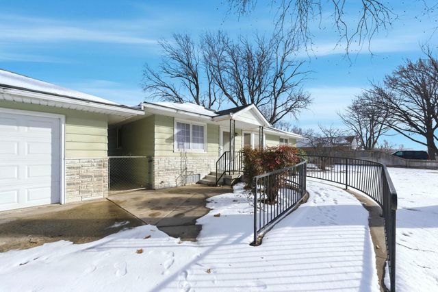 804 W 32nd St N, Wichita, KS 67204