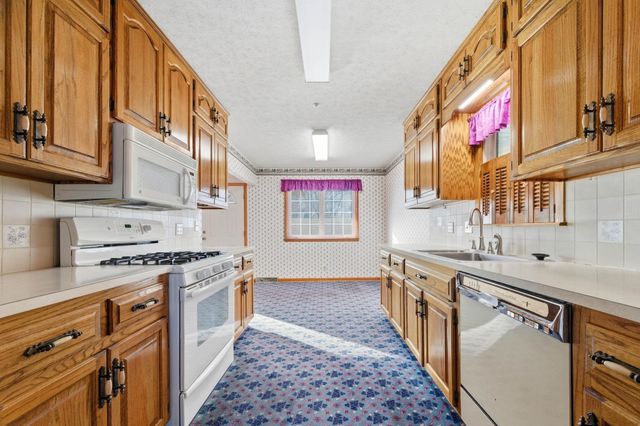 804 W 32nd St N, Wichita, KS 67204