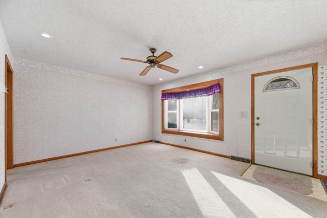 804 W 32nd St N, Wichita, KS 67204