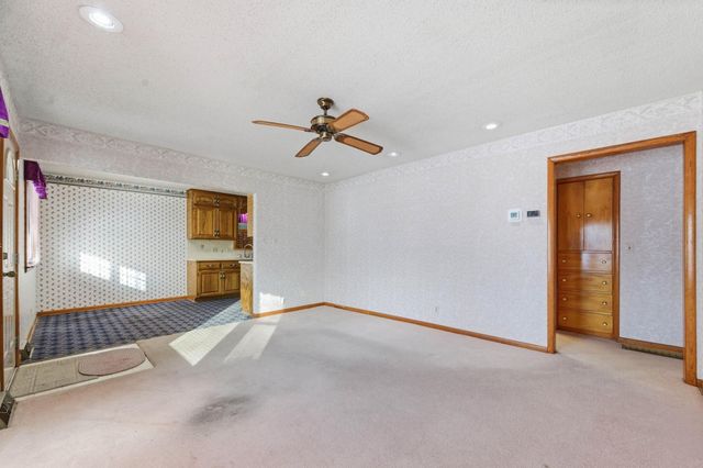 804 W 32nd St N, Wichita, KS 67204