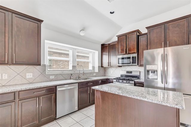 319 American Black Bear Drive, Crosby, TX 77532