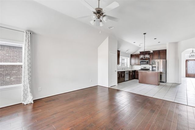 319 American Black Bear Drive, Crosby, TX 77532