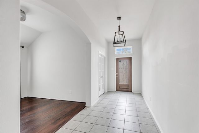 319 American Black Bear Drive, Crosby, TX 77532