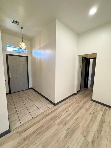 1102 Dustin Drive, Edmond, OK 73003