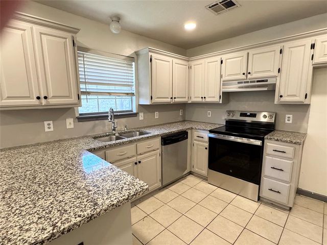 1102 Dustin Drive, Edmond, OK 73003