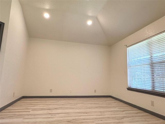 1102 Dustin Drive, Edmond, OK 73003