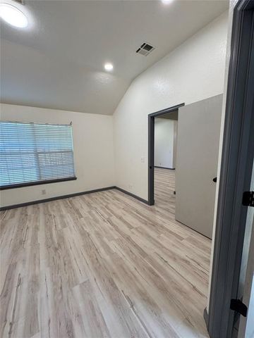 1102 Dustin Drive, Edmond, OK 73003