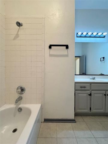 1102 Dustin Drive, Edmond, OK 73003