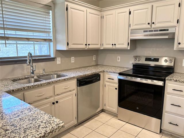 1102 Dustin Drive, Edmond, OK 73003