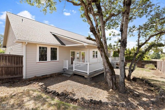 1151 Arrowhead Trail, Eagle Point, OR 97524