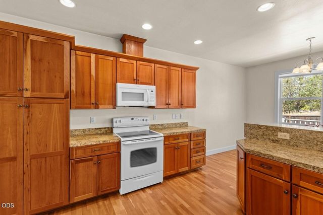1151 Arrowhead Trail, Eagle Point, OR 97524