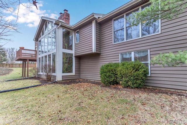 390 Portsmouth Drive, St Charles, MO 63303