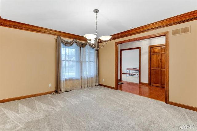 390 Portsmouth Drive, St Charles, MO 63303