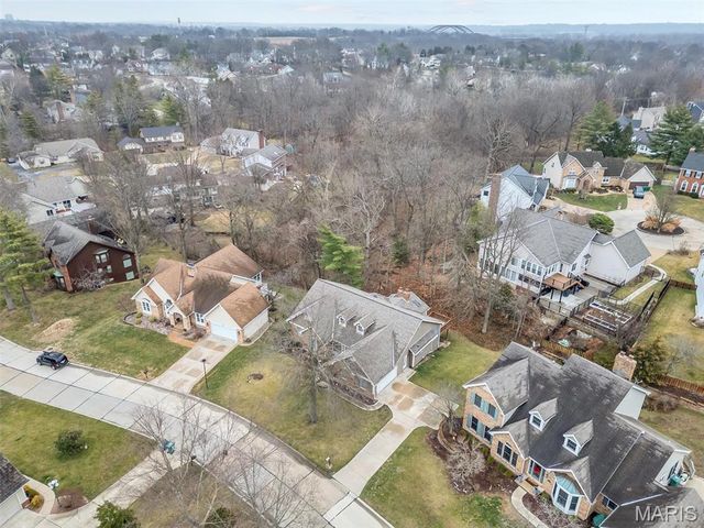 390 Portsmouth Drive, St Charles, MO 63303