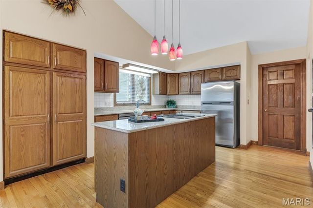 390 Portsmouth Drive, St Charles, MO 63303