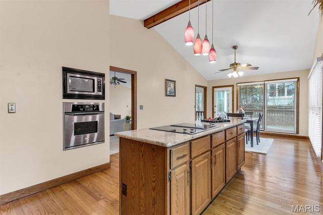 390 Portsmouth Drive, St Charles, MO 63303