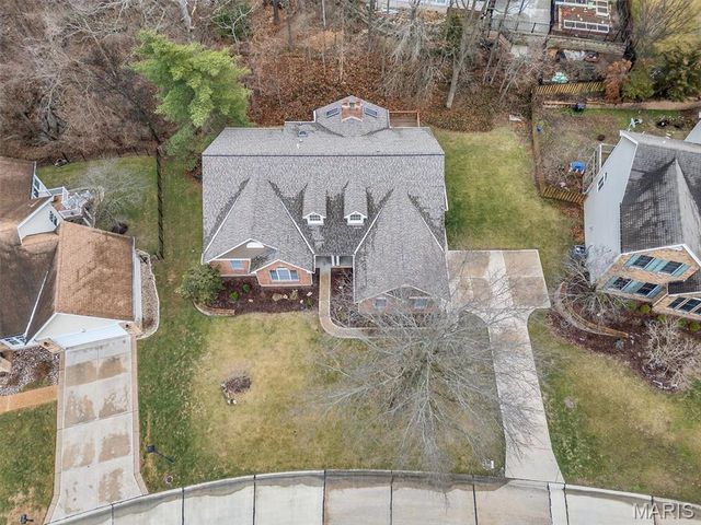 390 Portsmouth Drive, St Charles, MO 63303