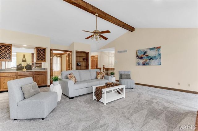 390 Portsmouth Drive, St Charles, MO 63303