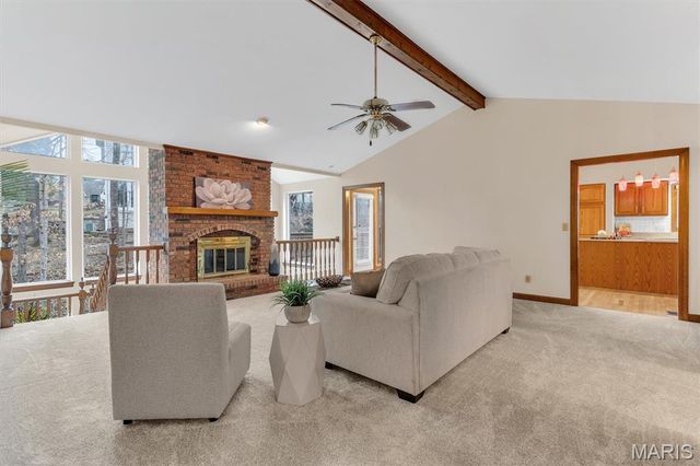 390 Portsmouth Drive, St Charles, MO 63303