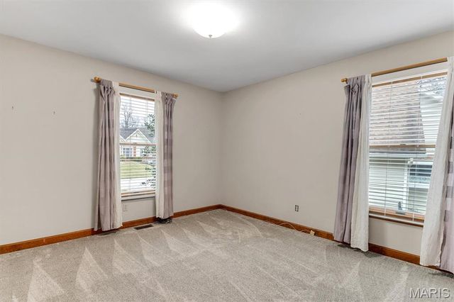 390 Portsmouth Drive, St Charles, MO 63303