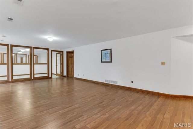 390 Portsmouth Drive, St Charles, MO 63303