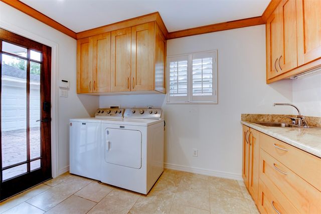 10007 Cedar Creek Drive, Houston, TX 77042