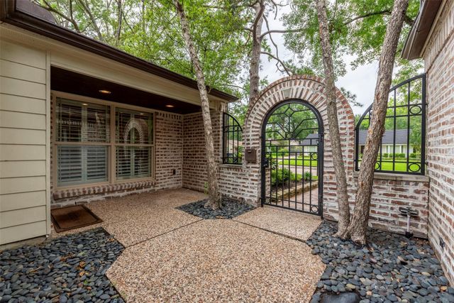 10007 Cedar Creek Drive, Houston, TX 77042