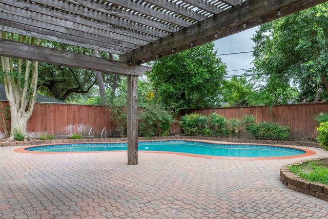 10007 Cedar Creek Drive, Houston, TX 77042