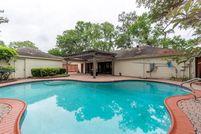 10007 Cedar Creek Drive, Houston, TX 77042