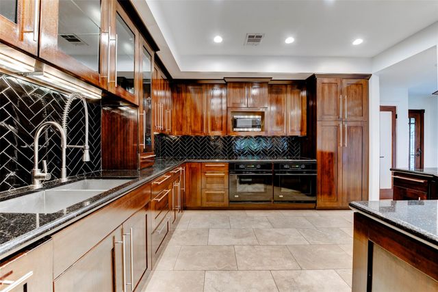 10007 Cedar Creek Drive, Houston, TX 77042