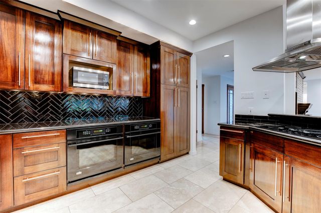 10007 Cedar Creek Drive, Houston, TX 77042