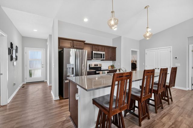 6705 NE 12th Court, Des Moines, IA 50313