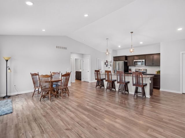 6705 NE 12th Court, Des Moines, IA 50313