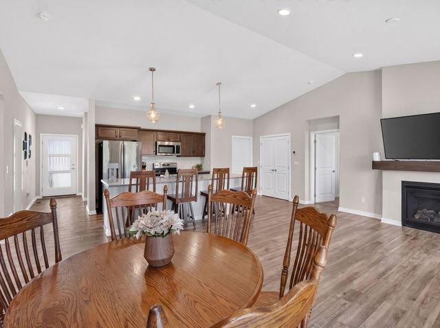 6705 NE 12th Court, Des Moines, IA 50313