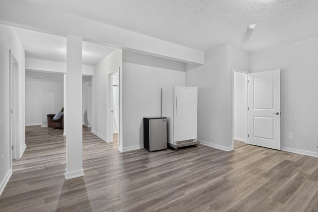 6705 NE 12th Court, Des Moines, IA 50313