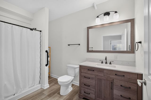 6705 NE 12th Court, Des Moines, IA 50313