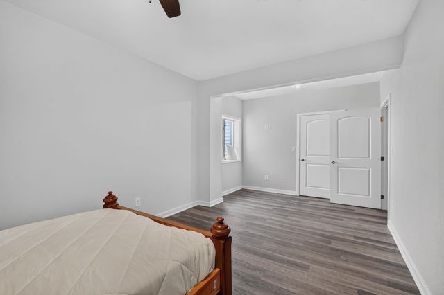 6705 NE 12th Court, Des Moines, IA 50313