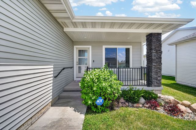 6705 NE 12th Court, Des Moines, IA 50313