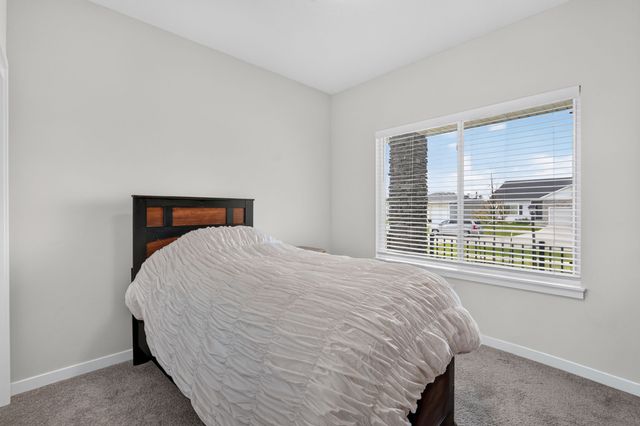 6705 NE 12th Court, Des Moines, IA 50313