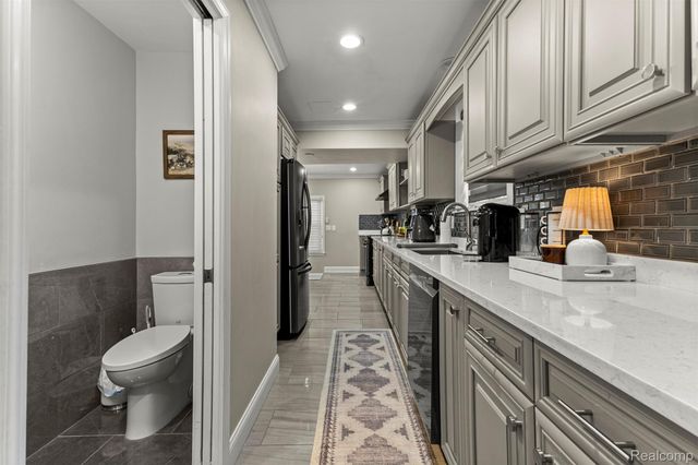 23470 Fordson Drive, Dearborn, MI 48124