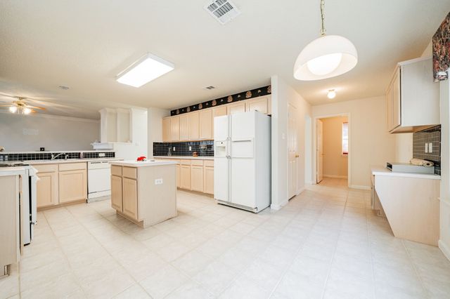 805 Elm Falls Place, Mesquite, TX 75181